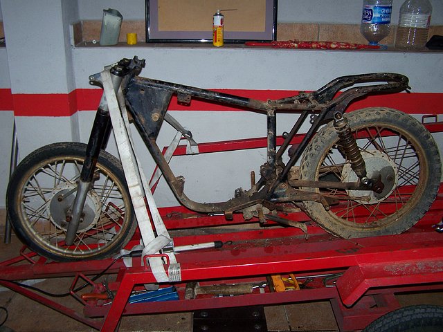 En proceso: mi Montesa Comando 4d57d1d0