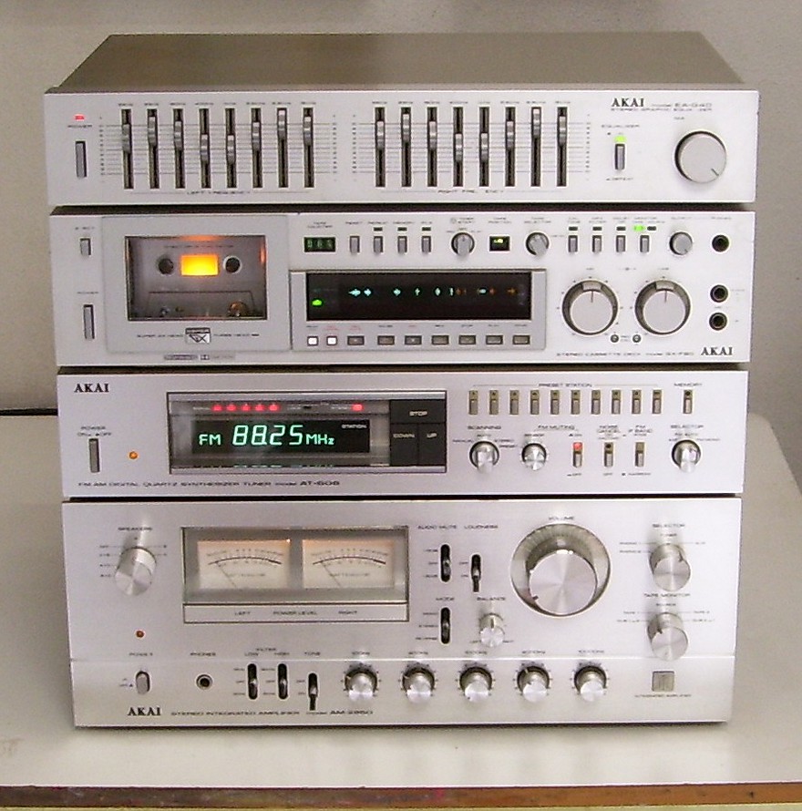 Akai AM-2950 y Akai AT-S08 2355272B872D5522945D2C5522918C