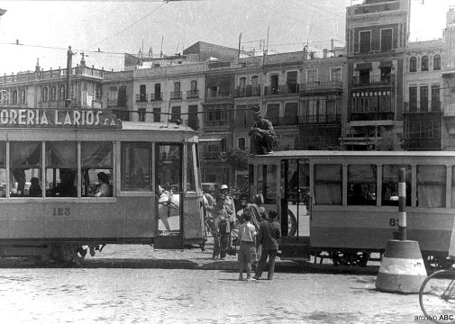 Fotos de la Sevilla del Ayer  (V). - Página 4 16b1ffc1fe300a6360f6de904eb0ee4fo