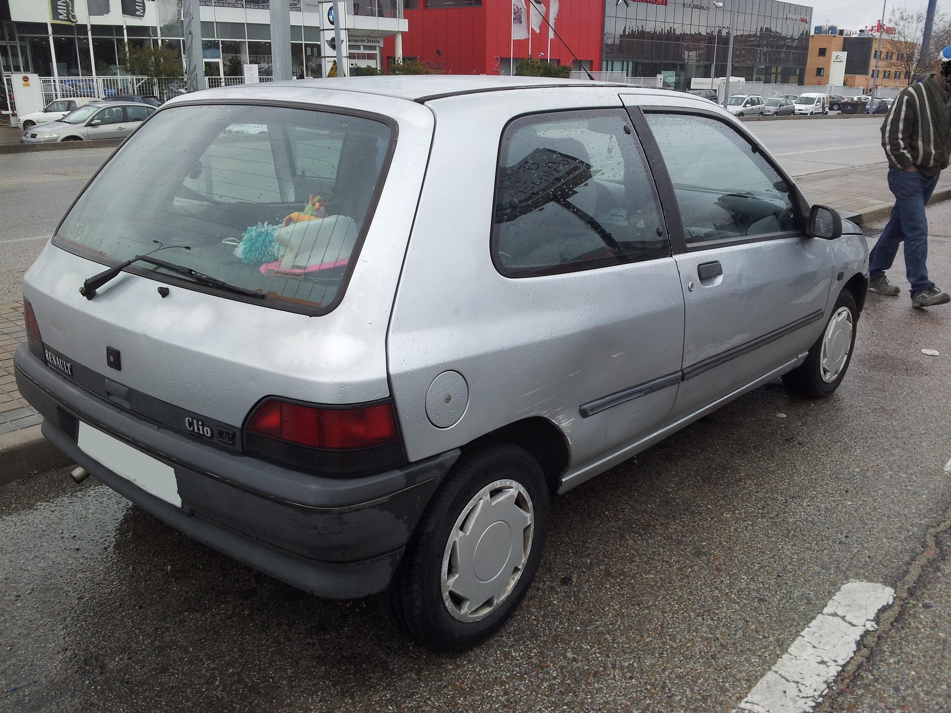 Renault clio 1.4 en Madrid 450€ (negociables) 180c1b6fd24d70e7940b6d5db194acb7o