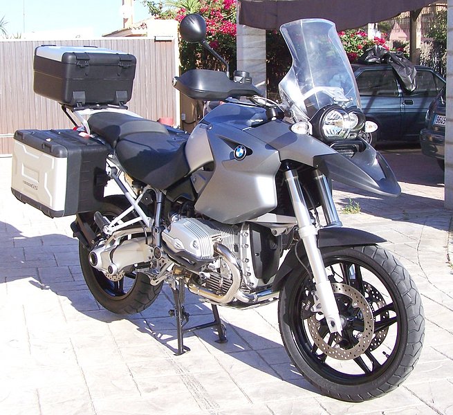 Personalización y rejuvenecimiento de GS 1200 del 2007 1afb55843ab7561f98a3a1f11de92a99o