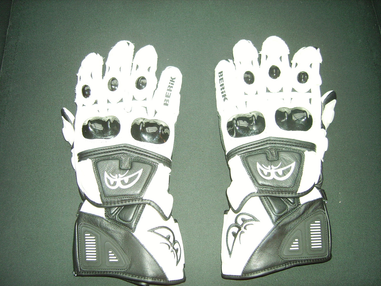 vendo guantes berik un solo uso ,estan nuevos nuevos 2b623c0fb8dc26db97c9a926c5e505cbo