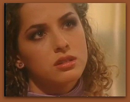 Capturas de novelas de Danna García.. 4394643d3ba78922b690ba9e50b5d78ao