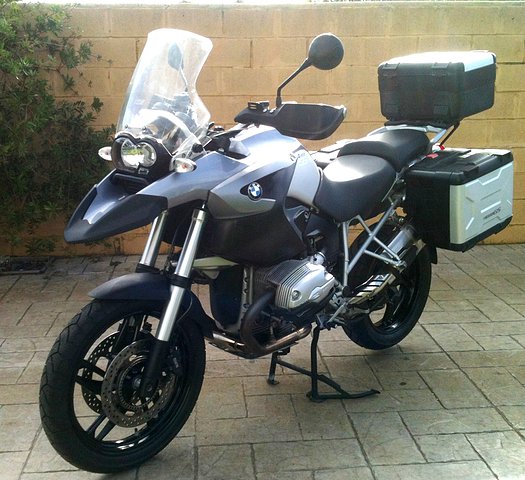 Personalización y rejuvenecimiento de GS 1200 del 2007 4ac0ecc7aa56269c4675e6b898694e81o