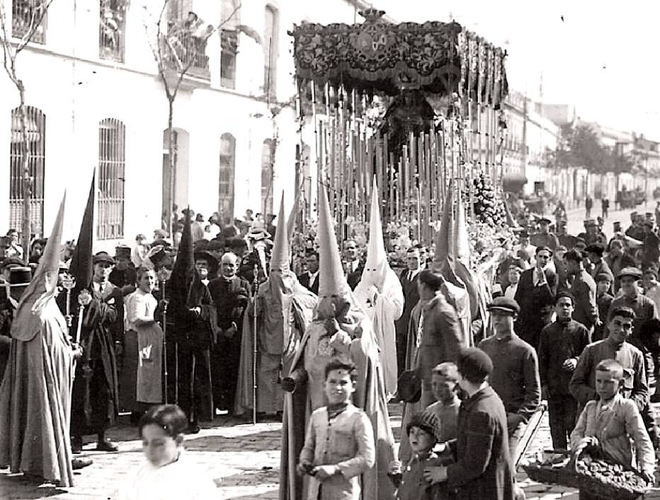 Fotos Antiguas en B/N  (III) - Página 8 9469281021a6ff2ef9b76fa7b6541170o