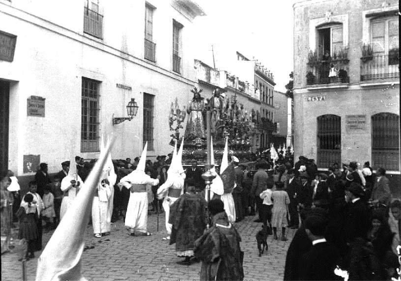 Fotos Antiguas en B/N   (II) - Página 8 F548d6def4c78138b9c744d62d112a70o