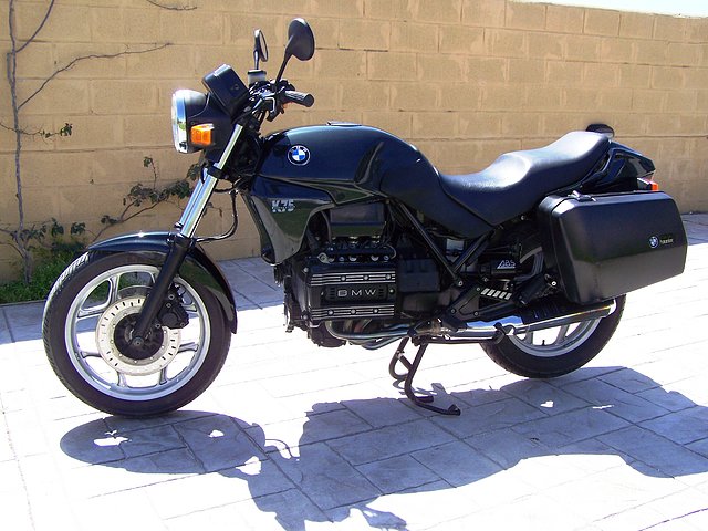 Personalización y rejuvenecimiento de GS 1200 del 2007 Fc68f032f2c11d7513c1a2209a77f156o