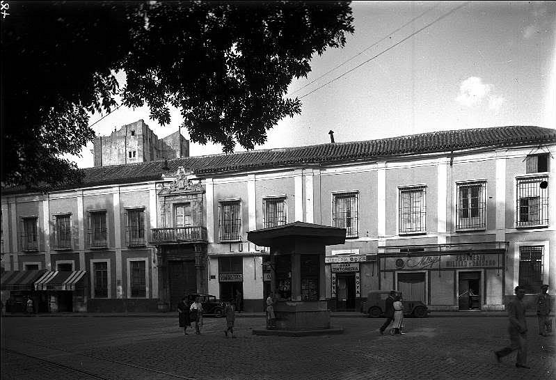 Fotos de la Sevilla del ayer (III) - Página 9 Fef732bebacf147de8094e0437063c52o