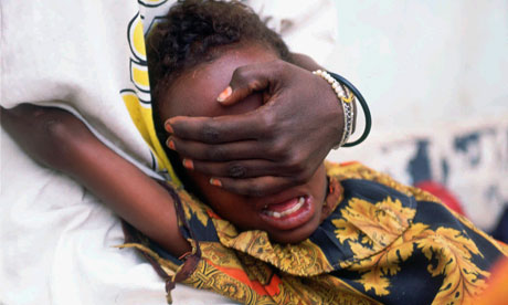 POR LAS MADRES, DE AFRICA... Somalia-girl-female-genit-007