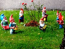 l'agnosticisme est un danger - Page 4 220px-7_garden_gnomes