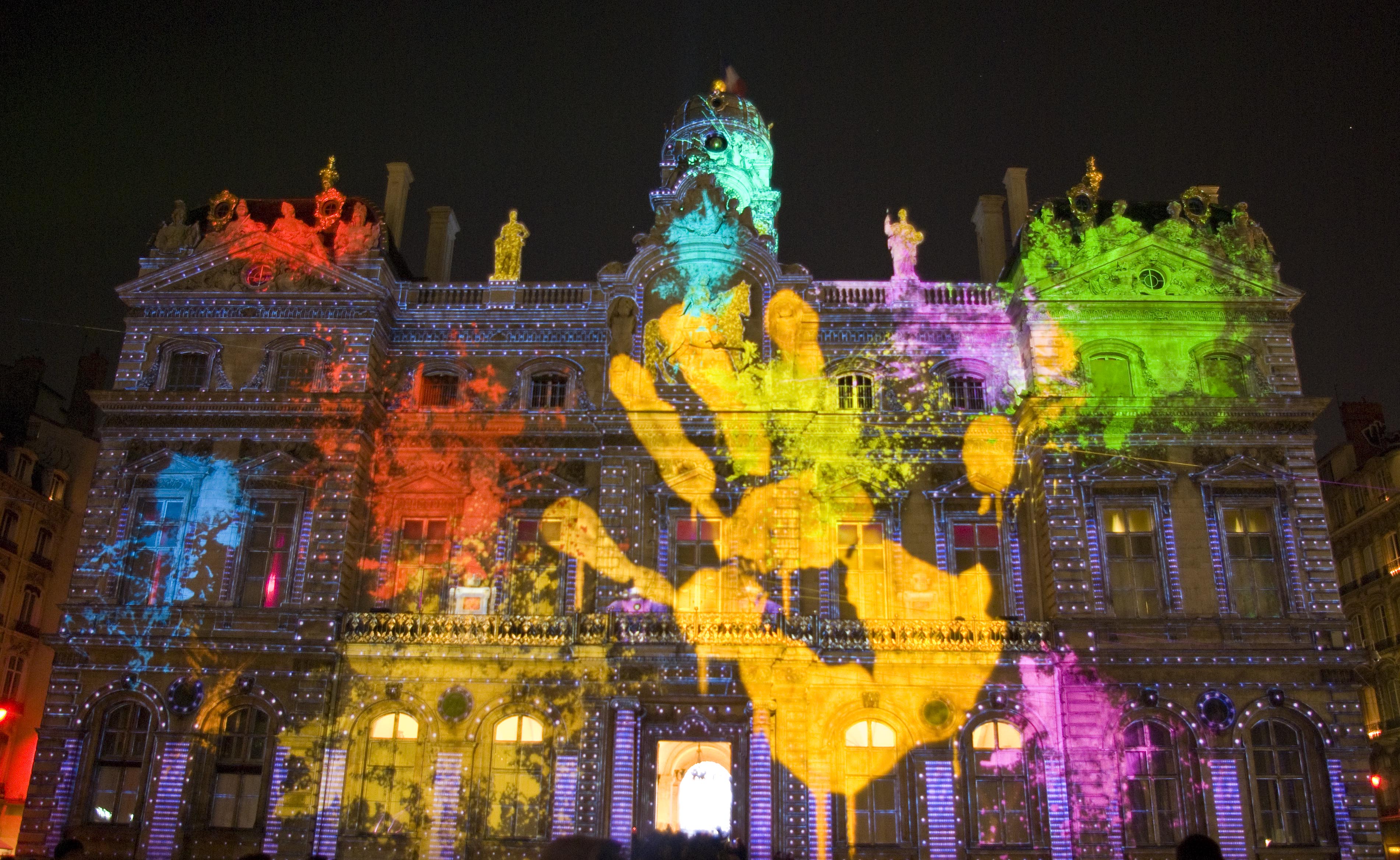 LIONEL, viens donc voir.... Hotel-de-ville-lyon-fete-des-lumieres-2008