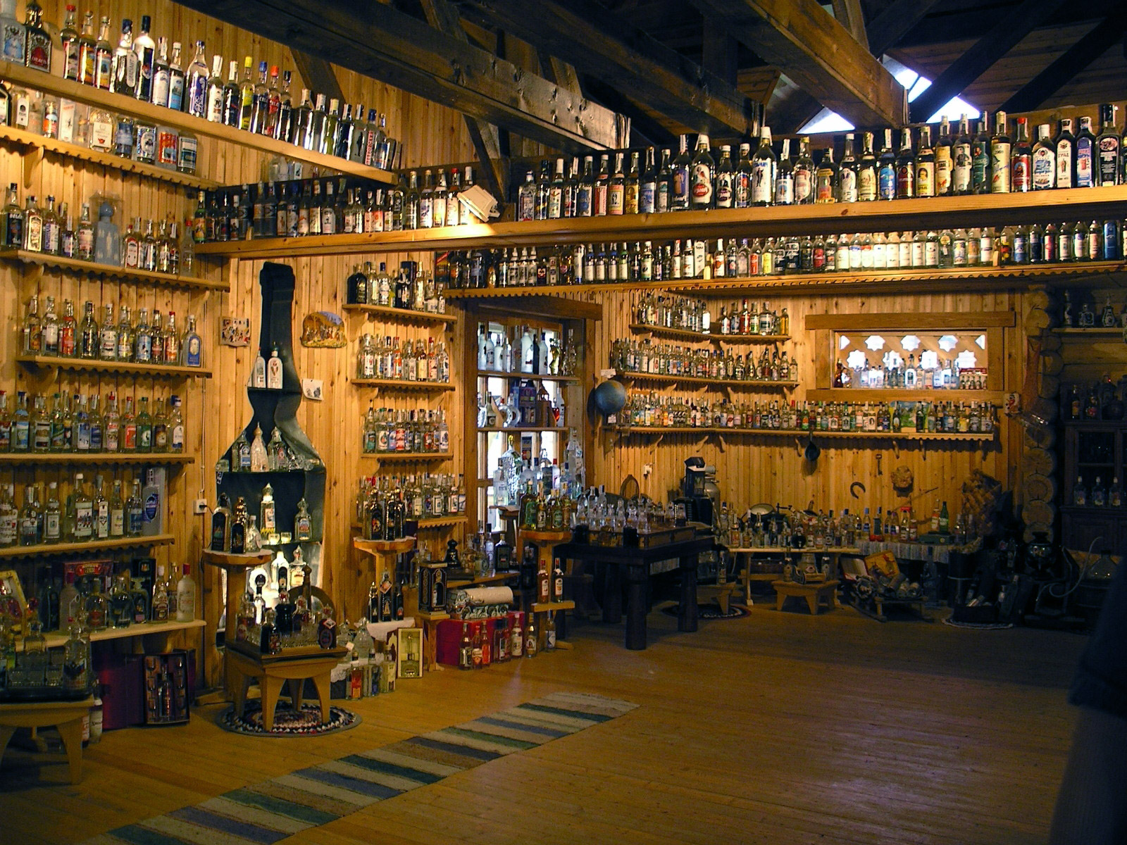 Bar des NPR - Page 33 Museum_of_vodka