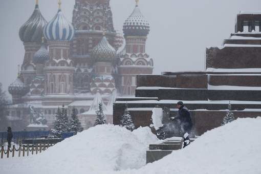 Pour Noël une tempête de neige sème le chaos à Moscou Media_xll_7366904