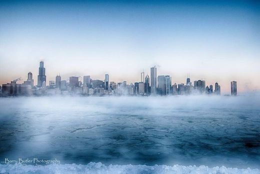 Tempête historique - La côte est des États-Unis se prépare à affronter neige, blizzard, pluies verglaçantes et des températures jusqu'à -15° Celsius New_York_sous_la_glace