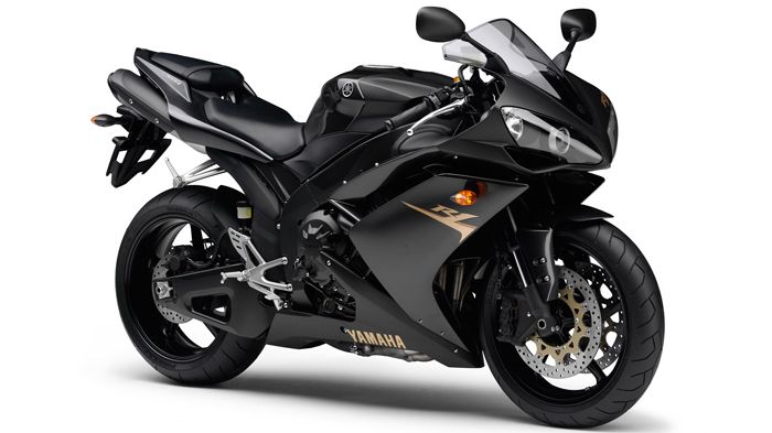 Δεκαεπτά χρόνια YZF-R1  L2g9tpmk