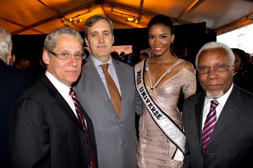 leila lopes, miss universe 2011. - Página 43 P4h8rg8m