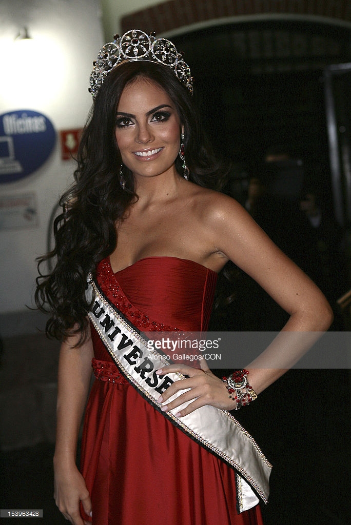 ximena navarrette, miss universe 2010. - Página 6 Vcc2483p