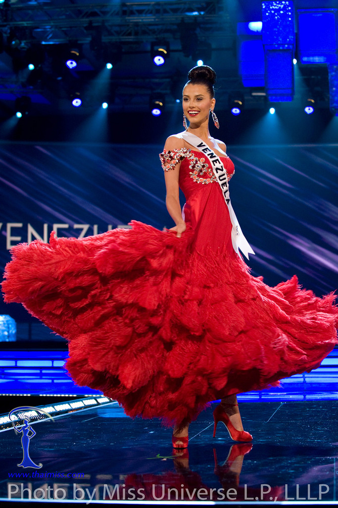 stefania fernandez, miss universe 2009. - Página 6 Auzt9xoy