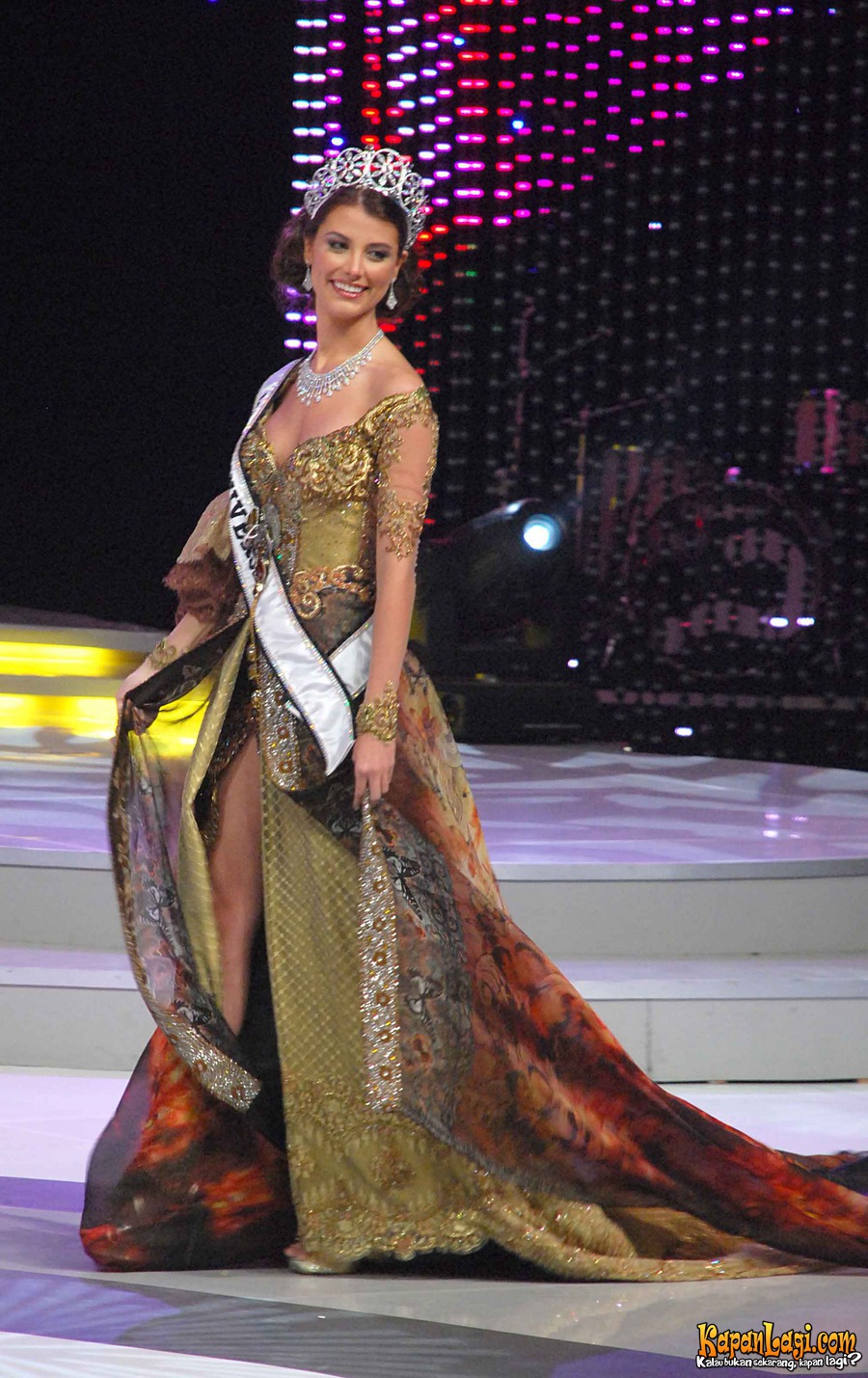 stefania fernandez, miss universe 2009. - Página 13 X6asgr8u