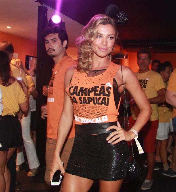 grazielli massafera, miss brasil internacional 2004. - Página 7 Pf2xadl6