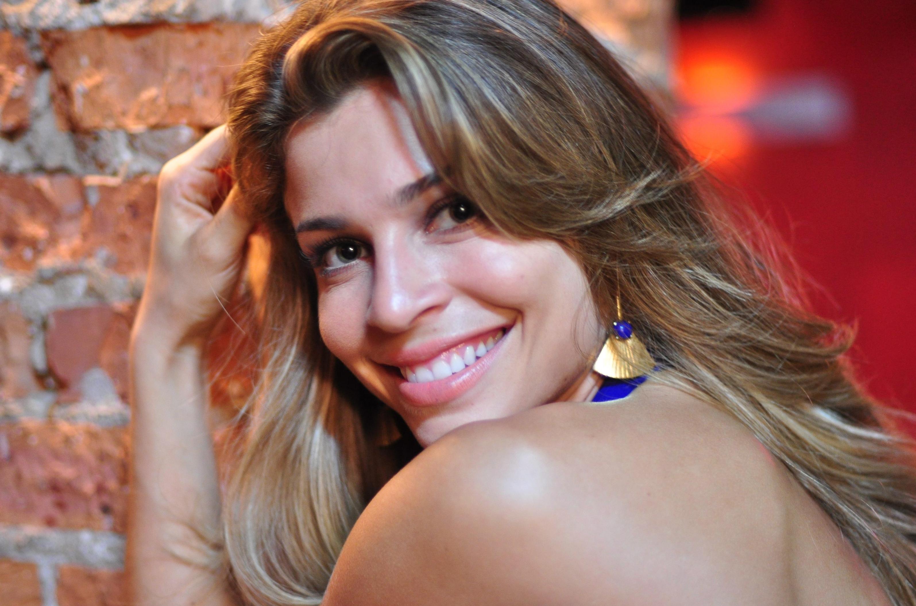 grazielli massafera, miss brasil internacional 2004. - Página 8 Tolkz484