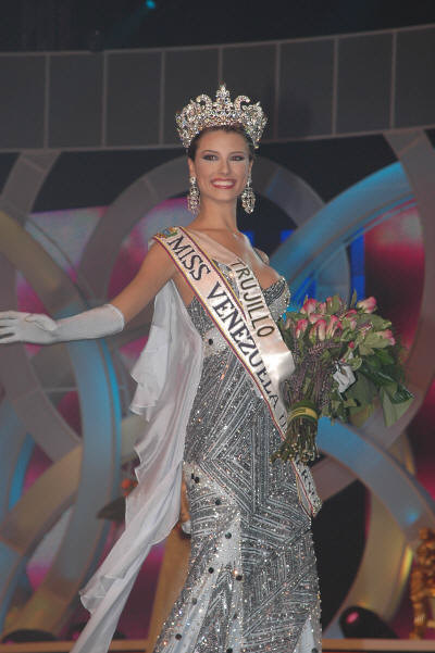 stefania fernandez, miss universe 2009. - Página 22 A5dmavfo