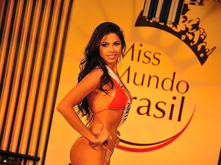 camila serakides, miss continentee americano 2012. H24srd9i