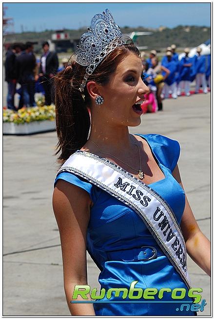 stefania fernandez, miss universe 2009. - Página 32 Efl8bz45