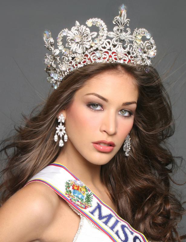 dayana mendoza, miss universe 2008. - Página 17 Grdaio78