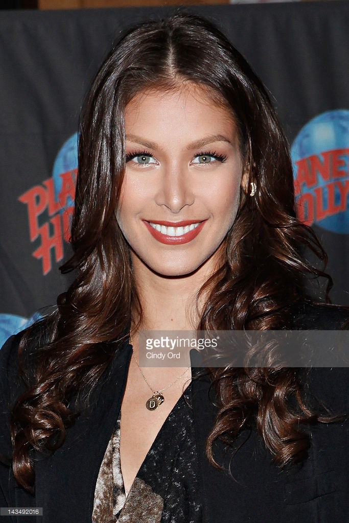 dayana mendoza, miss universe 2008. - Página 17 Mn3mpjc9