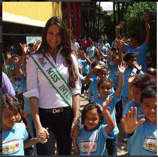 michelle bertolini, miss venezuela internacional 2013. - Página 2 Wrwcj74f