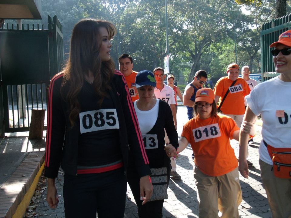 elian herrera, miss venezuela internacional 2012. - Página 2 Ozojhqjc