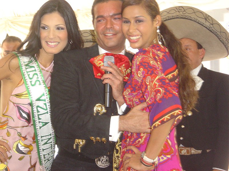 dayana colmenares, miss venezuela internacional 2007. - Página 4 Ev8z9d6e