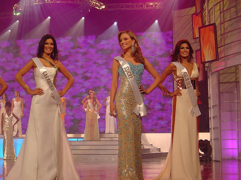 dayana colmenares, miss venezuela internacional 2007. - Página 2 Pu3p544u