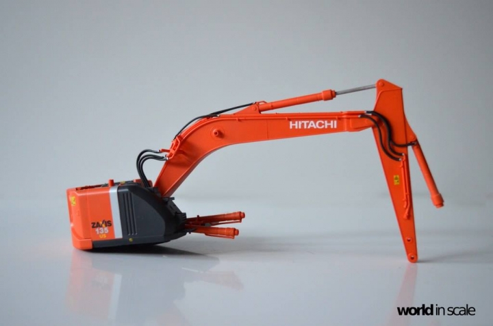 Hitachi ZAXIS 135US - 1/35 by Hasegawa Pev5khyj