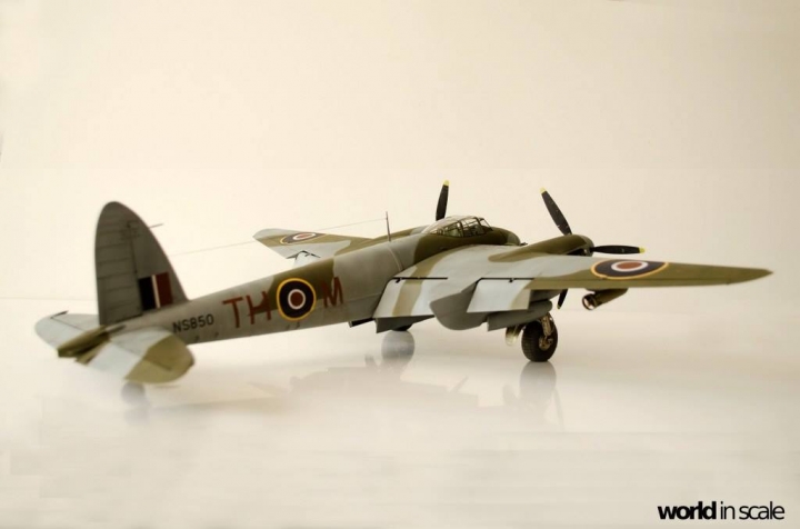 De Havilland Mosquito FB Mk.VI - 1/32  by Tamiya, Eduard, ... 356ojzy4