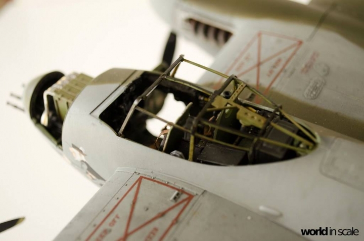 De Havilland Mosquito FB Mk.VI - 1/32  by Tamiya, Eduard, ... F4fpn8tq