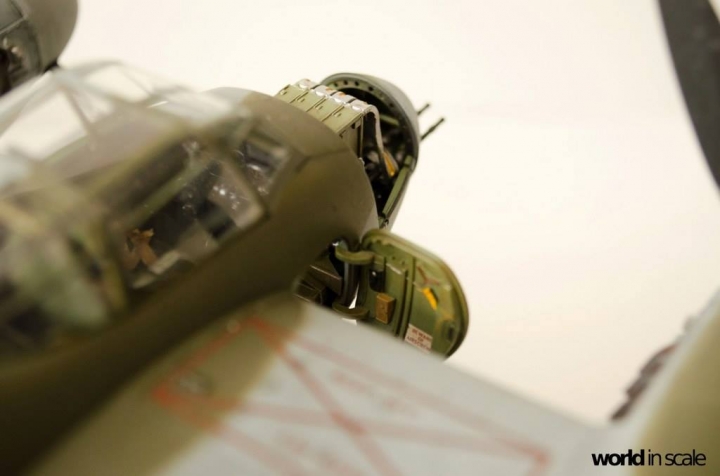 De Havilland Mosquito FB Mk.VI - 1/32  by Tamiya, Eduard, ... F5gcjbby