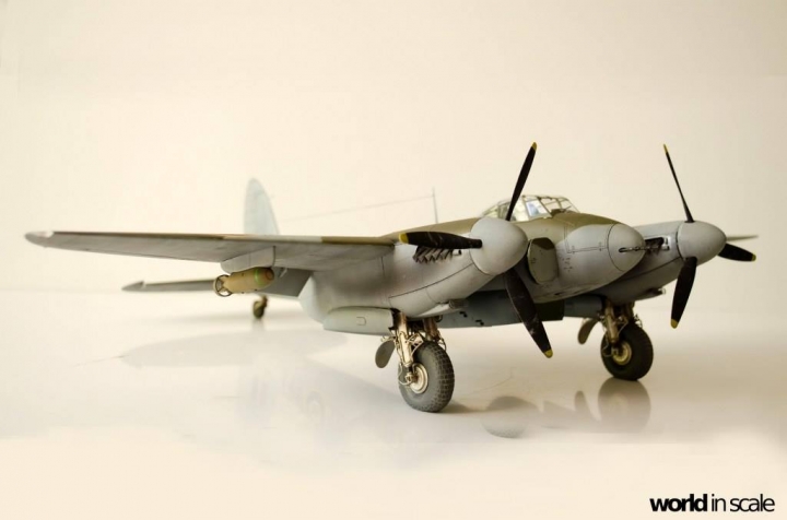 De Havilland Mosquito FB Mk.VI - 1/32  by Tamiya, Eduard, ... I7u2dnm7