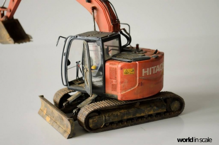 Hitachi Zaxis 135US - 1/35 by Hasegawa 68o4o6v3