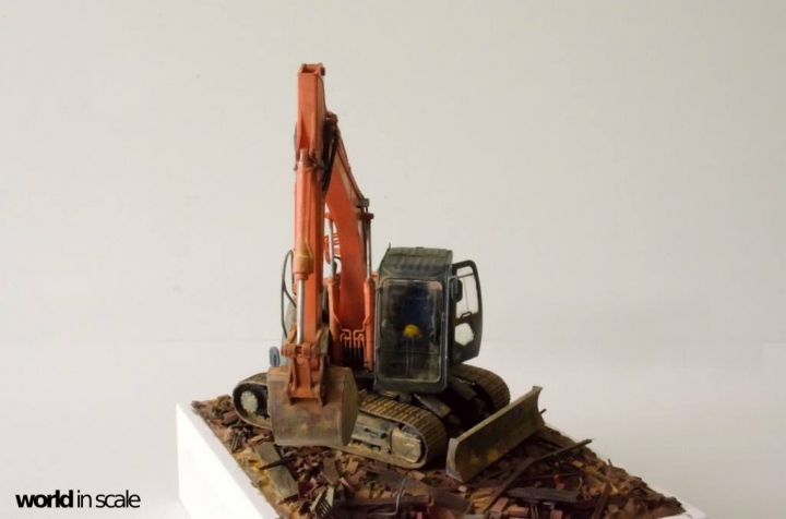 Hitachi Zaxis 135US - 1/35 by Hasegawa G73l8qbc