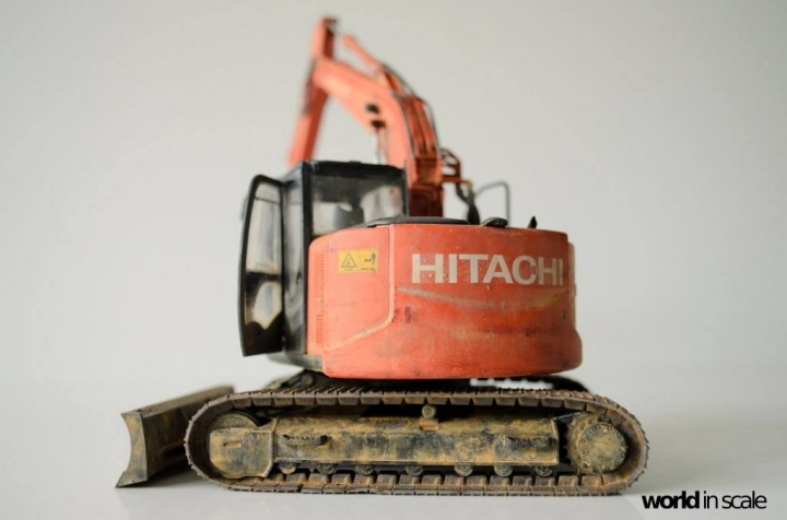 Hitachi Zaxis 135US - 1/35 by Hasegawa Sbp5lout