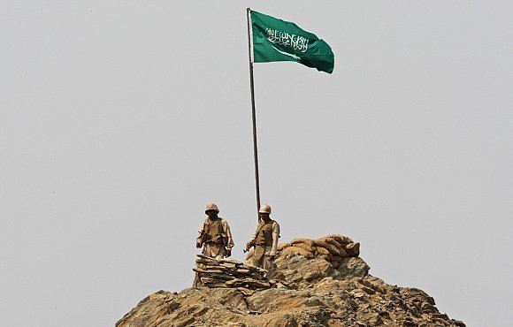 صور القوات المسلحة السعودية - صفحة 4 Saudi_Army_in_Jizan