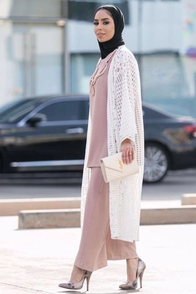 ٠ إطلالة أنيقة لعزومات رمضان 2016 Large_Fustany-Fashion-Style_Ideas-Street_Style-Ramadan_Outfits-Modest_Fashion-1