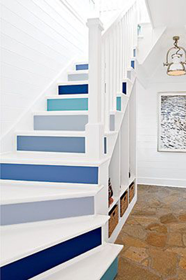 جملى سلالم منزلك بافكار جديده,زينى السلالم الداخليه لبيتك Large_how-to-decorate-home-stairs-fustany10