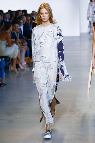 ازياء لربيع ال 2016 Small_Calvin-Klein-Ready-to-Wear-Spring-Summer-2016-Newyork-fustany5