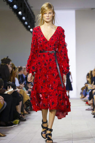 ملابس فخمة Small_Michael-Kors-Ready-to-wear-Spring-Summer-2016-Newyork-fustany8