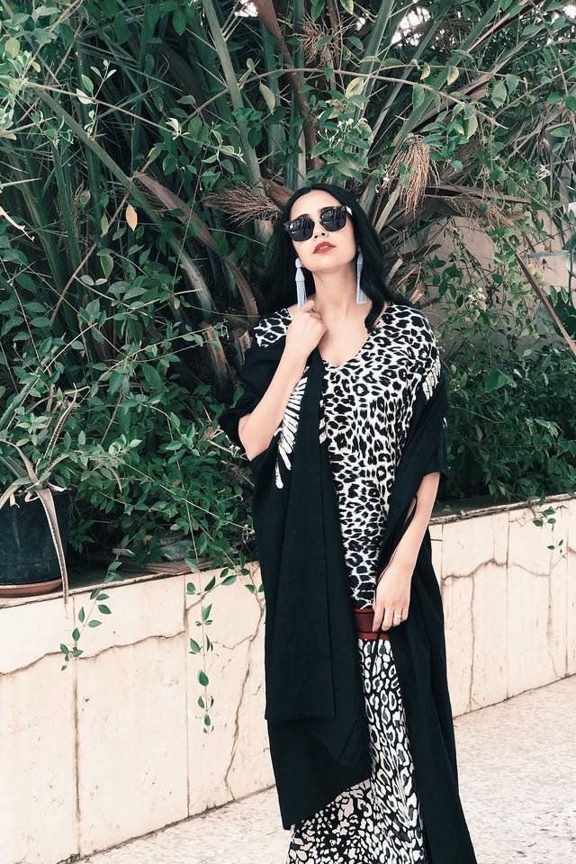 ذوق واناقة Large_Fustany-Fashion-Arab-Bloggers-Ramadan-Style-Looks-Kaftans-Abayas-15