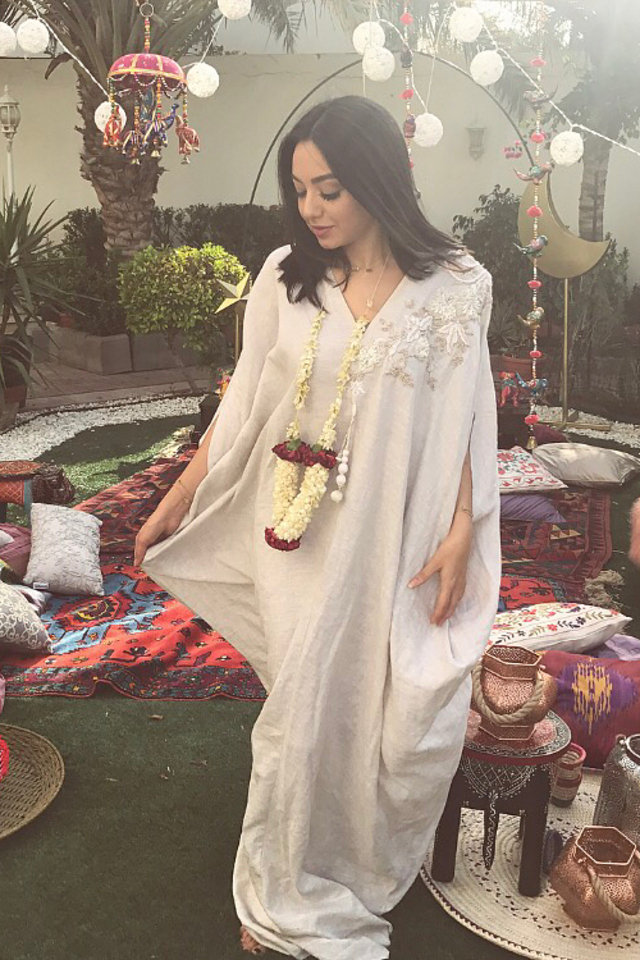 ذوق واناقة Large_Fustany-Fashion-Arab-Bloggers-Ramadan-Style-Looks-Kaftans-Abayas-6