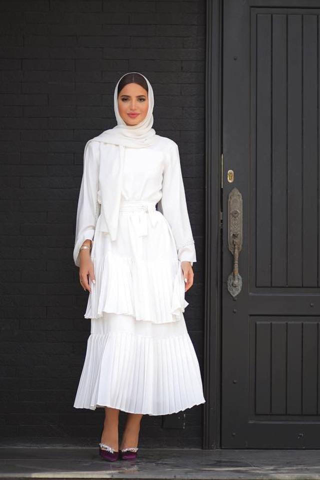 للعيد Large_fustany-fashion-hijab_fashion-10_Stylish_Ways_to_Wear_Kaftan_Dresses_with_Hijab_This_Ramadan-fa6ma_7sam